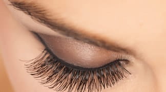 Epilation au fil Sourcils Epilation au fil Sourcils